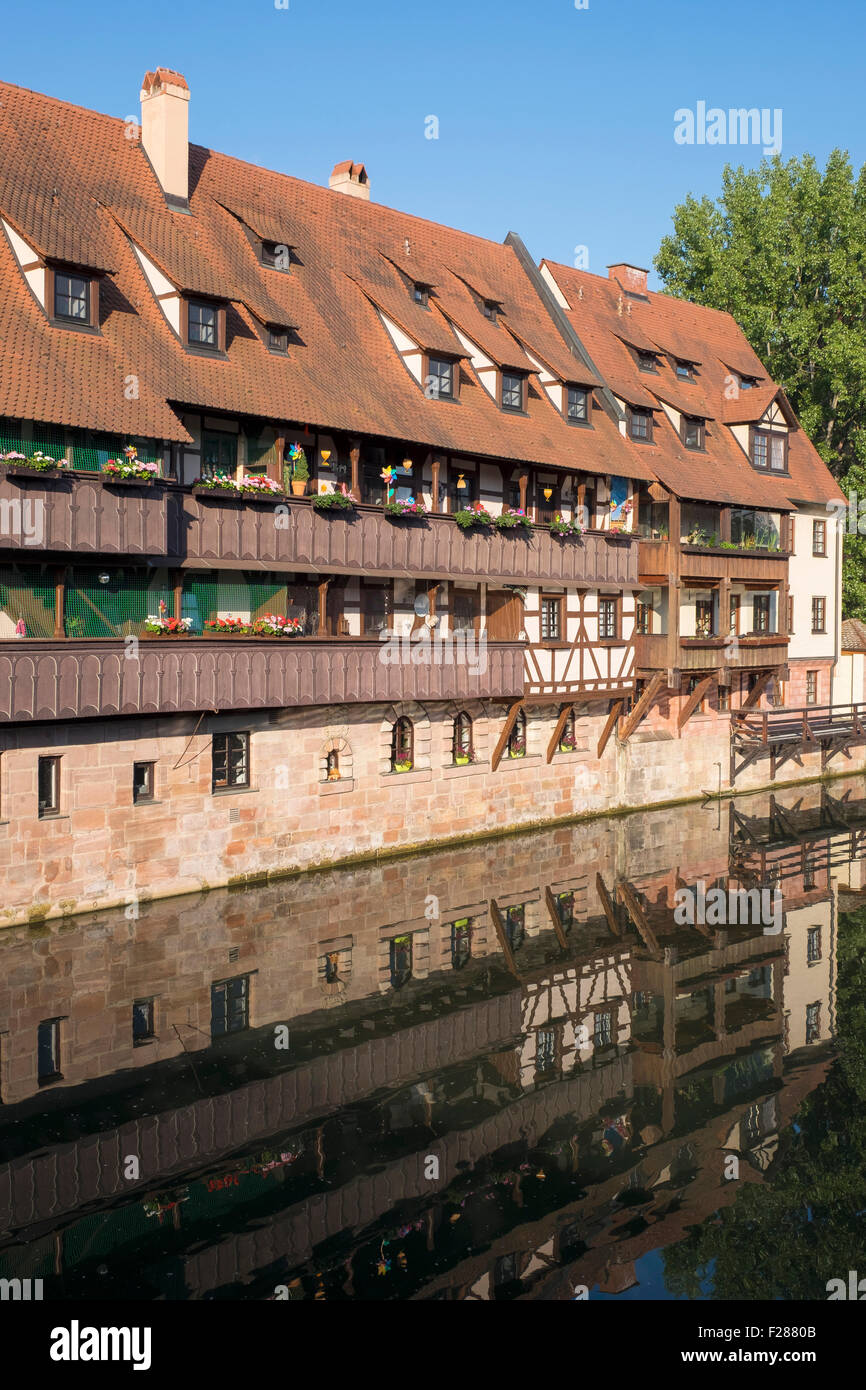 Immobilier le long de la rivière Pegnitz dans Maxbruecke, Lorenzer Altstadt, Nuremberg, Middle Franconia, Franconia, Bavaria, Germany Banque D'Images