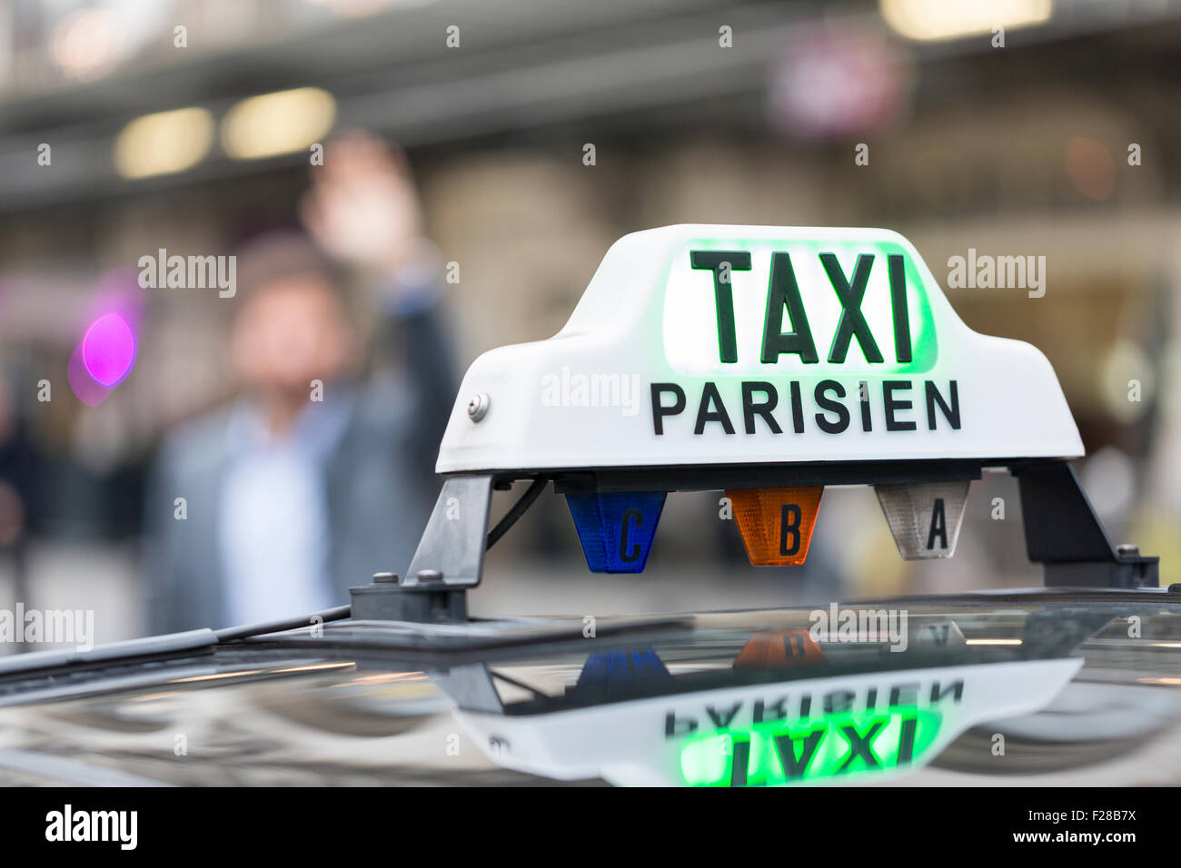 L'homme d'affaires occasionnels taxi captures Banque D'Images