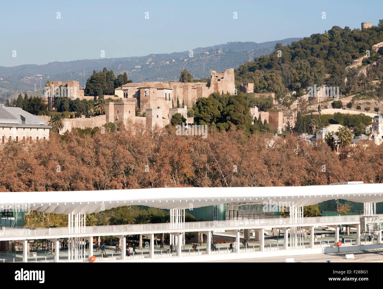 Vue de la ville et port de château Alcazaba, Malaga, Espagne Banque D'Images