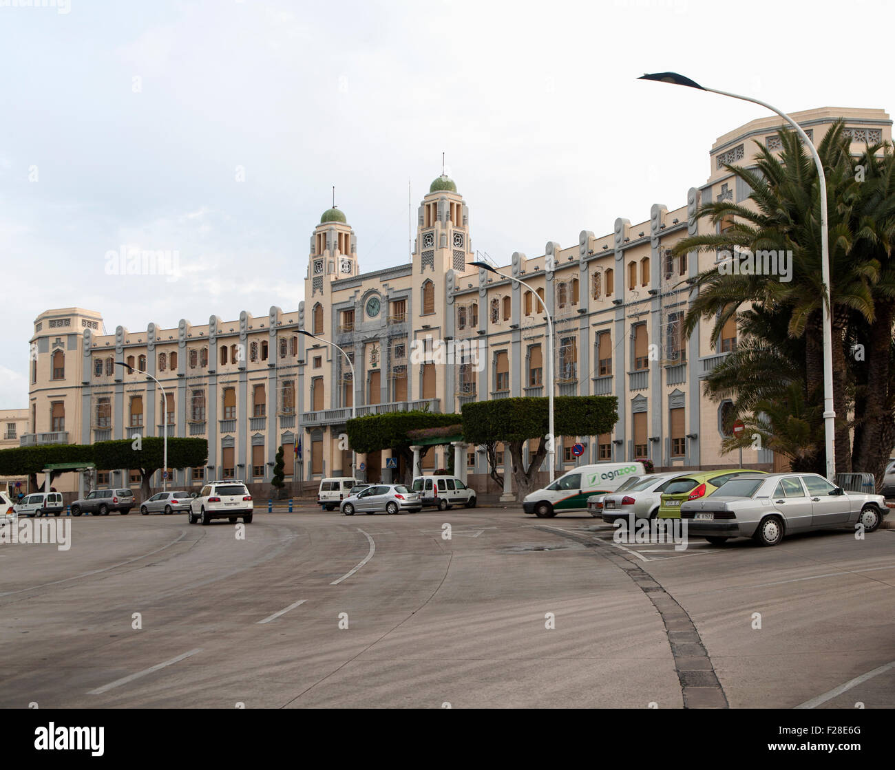 Palacio de la Asamblea architecte Enrique Nieto, Plaza de España, Melilla, Espagne, Afrique du Nord Banque D'Images