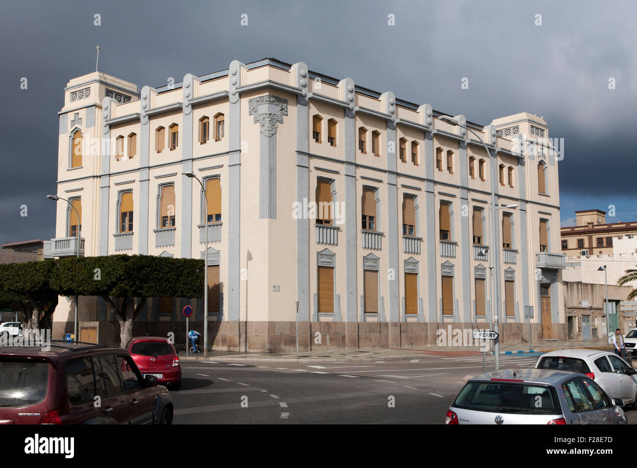 Palacio de la Asamblea architecte Enrique Nieto, Plaza de España, Melilla, Espagne, Afrique du Nord vue arrière Banque D'Images