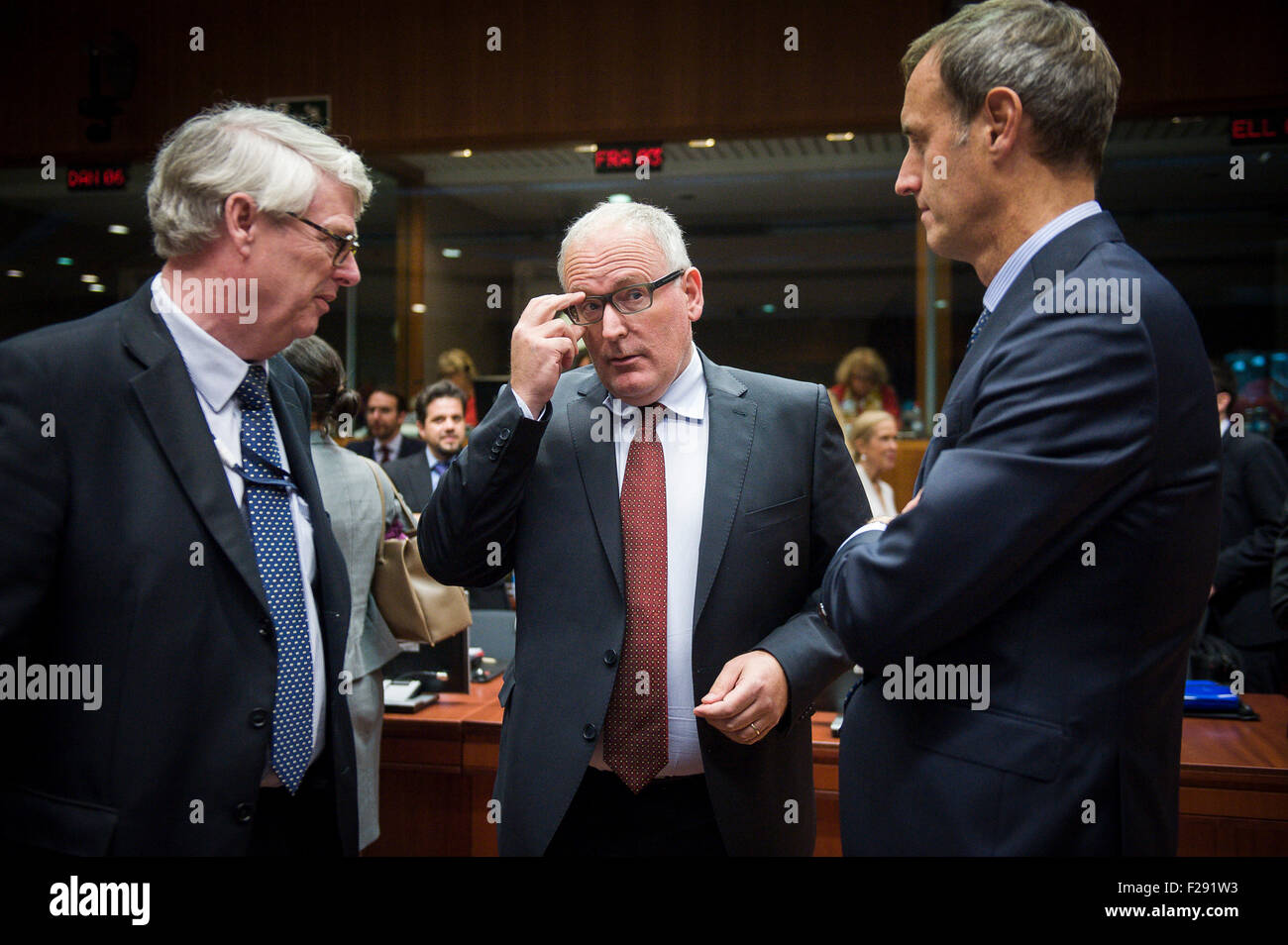 Bruxelles, Bxl, Belgique. 14Th Sep 2015. Frans Timmermans, premier vice-président de la Commission européenne pour l'amélioration de la réglementation, les relations inter-institutionnelles, l'état de droit, et la Charte des droits fondamentaux avant l'extraordinaire Conseil Justice et Affaires intérieures Le Conseil européen crise de l'immigration à l'administration centrale à Bruxelles, Belgique le 14.09.2015 par Wiktor Dabkowski © Wiktor Dabkowski/ZUMA/Alamy Fil Live News Banque D'Images