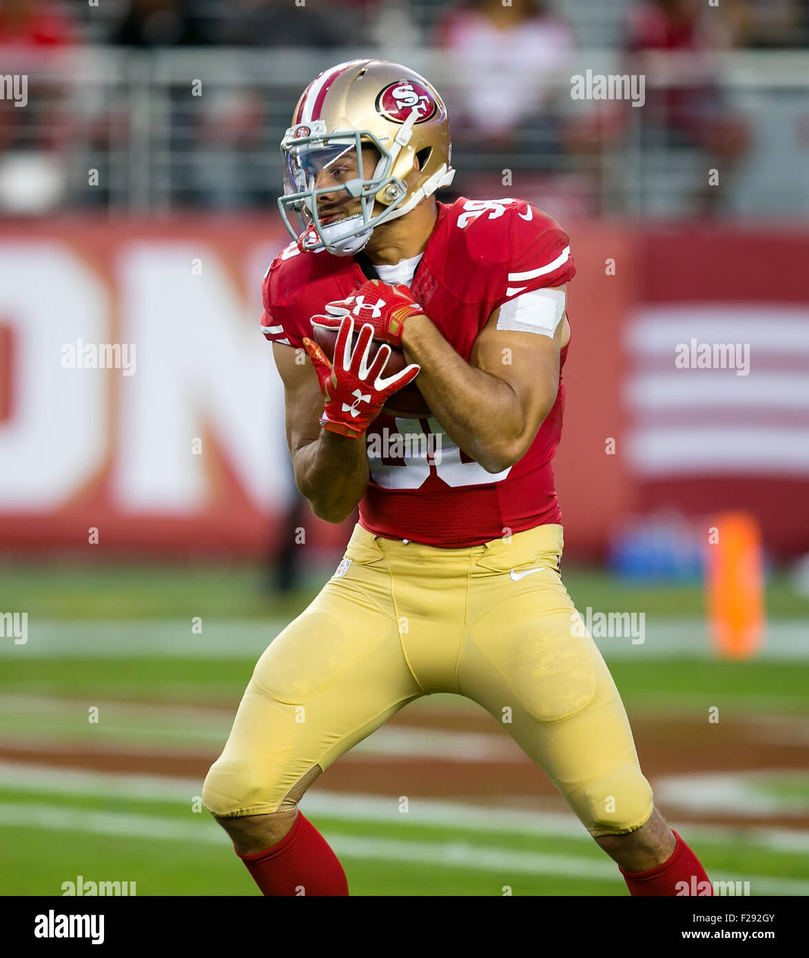 Santa Clara, CA. Sep, 2015 3. San Francisco 49ers player Jarryd Hayne (38) en action au cours de la NFL football match entre les San Diego Chargers et les San Francisco 49ers à Levi's Stadium à Santa Clara, CA. Les Niners défait les Chargers 14-12. Damon Tarver/Cal Sport Media/Alamy Live News Banque D'Images