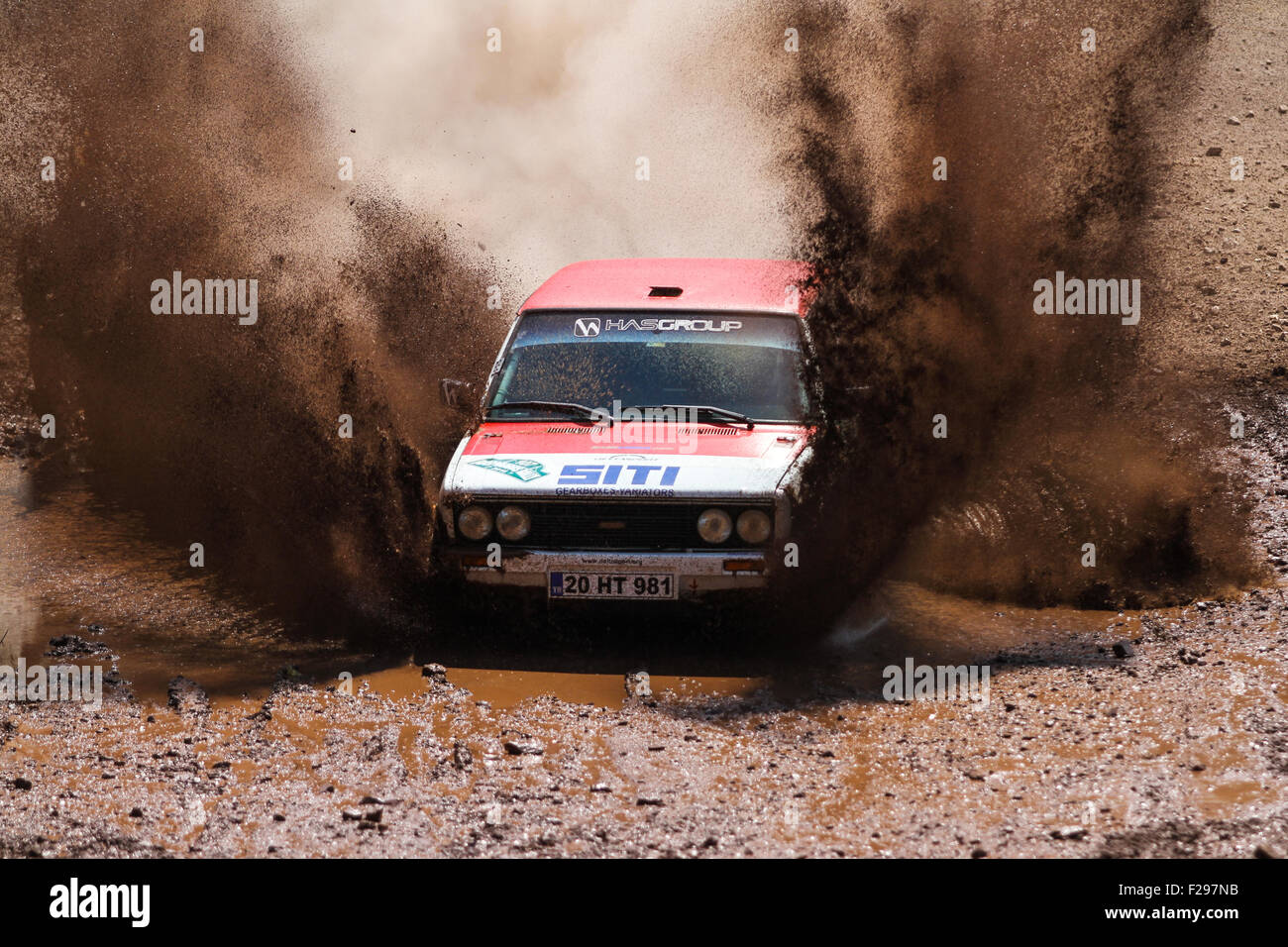 Emre Hasbay durs Tofas Fiat 131 Sport Team Delta Rallye Gocbeyli 2015 Bosphore stage Banque D'Images