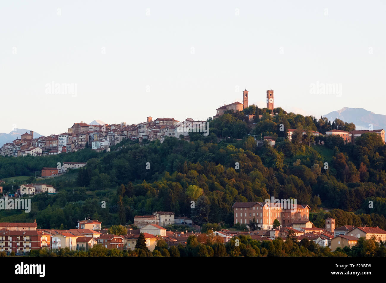 Mondovì, ville sur la colline parlementaire en Piémont, Italie Banque D'Images