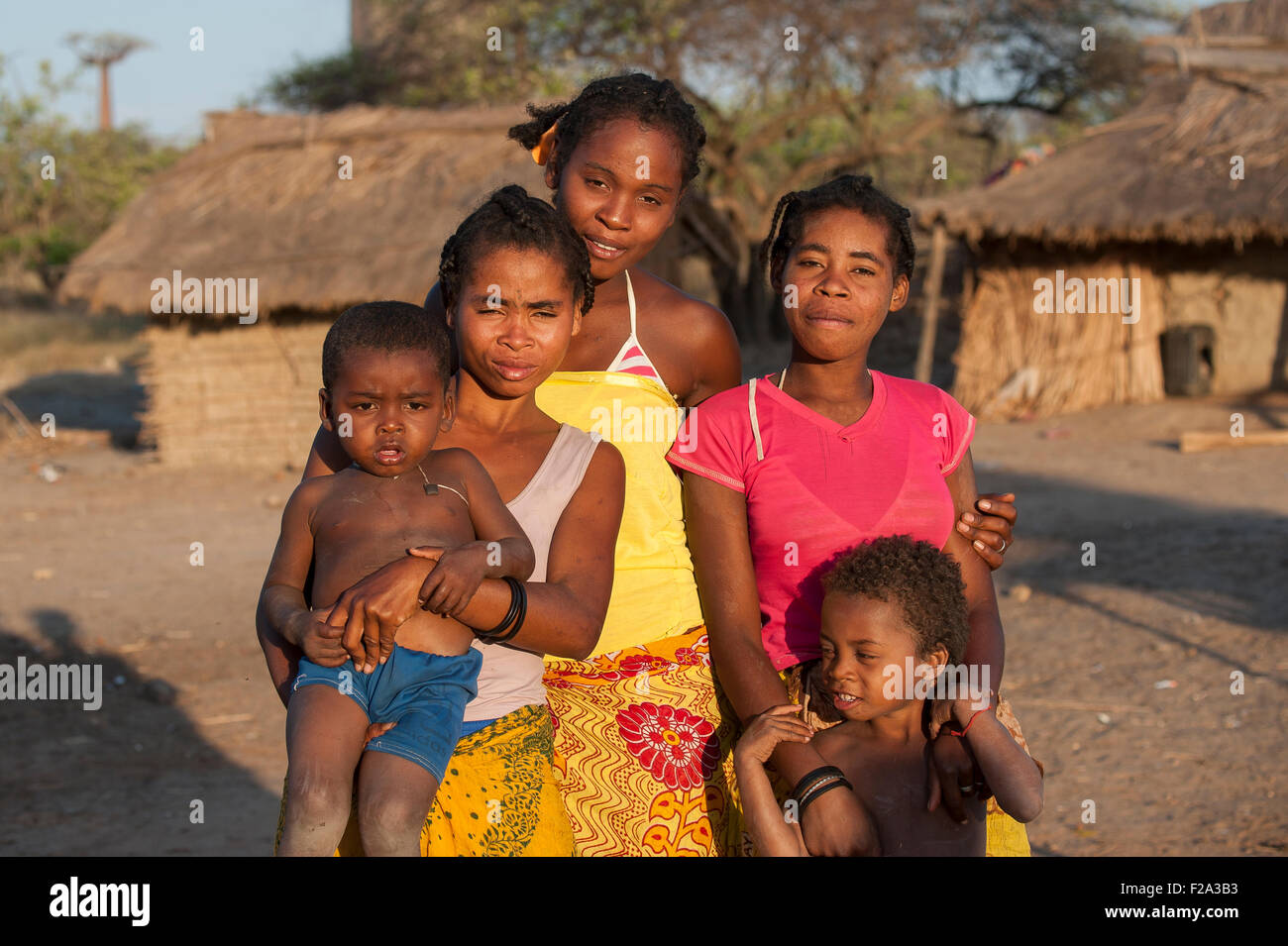 Les enfants, photo de groupe, Morondava, Madagascar Banque D'Images