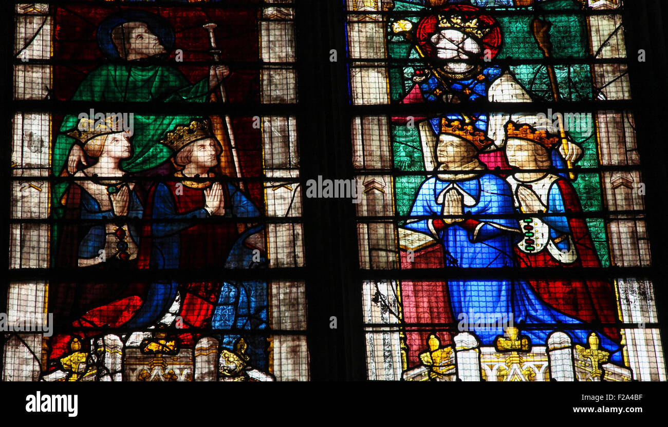 Vitraux de Louis de Bourbon dans le Vendômois Chapelle dans la cathédrale de Notre-Dame de Chartres, France Banque D'Images