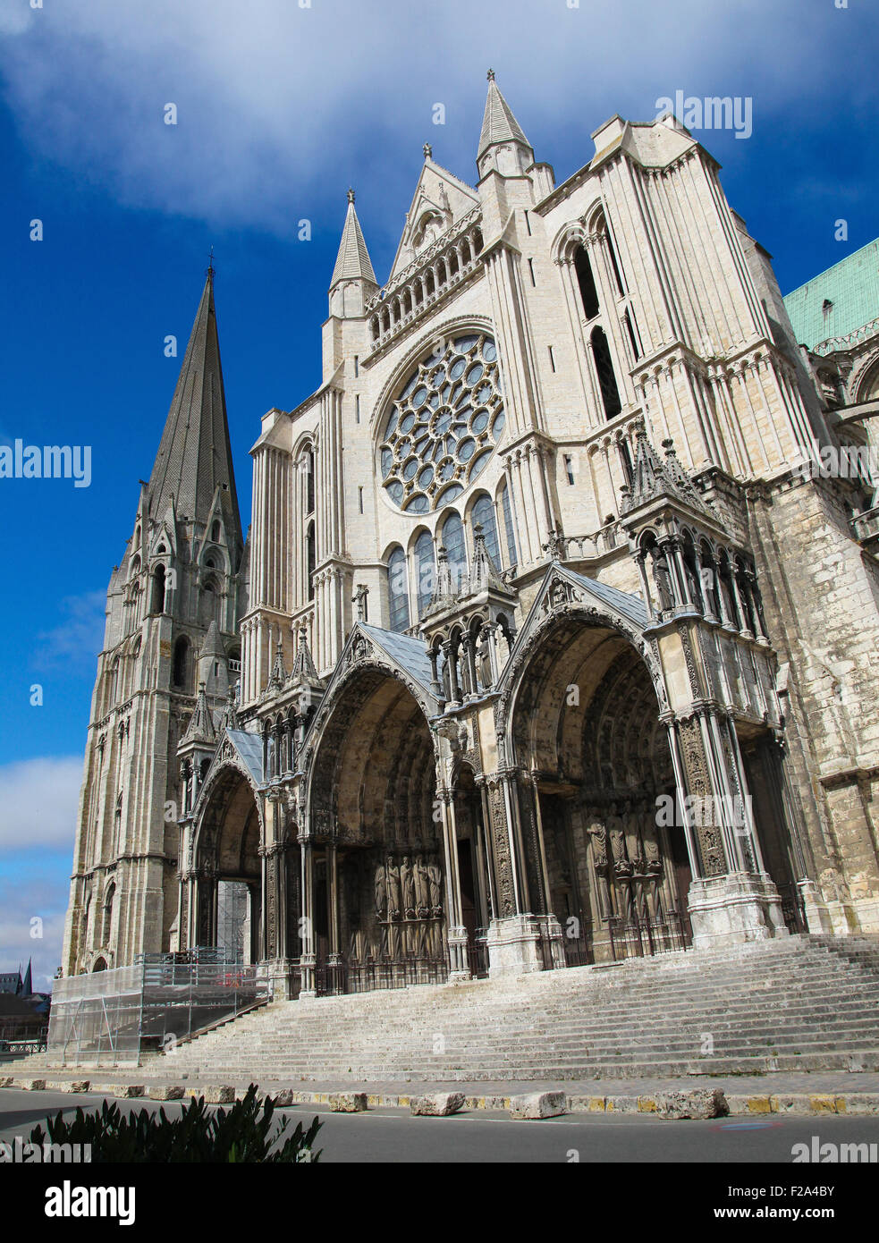 Cathédrale de Notre-Dame de Chartres, une cité médiévale cathédrale catholique de Chartres, en France, à environ 80 kilomètres au sud-ouest de Paris. Banque D'Images