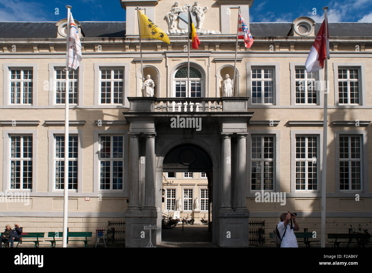 Les chambres (ou Oude Griffie) est un bâtiment plus petit, situé à gauche de l'Hôtel de Ville. Sa façade renaissance remonte au 16 Banque D'Images