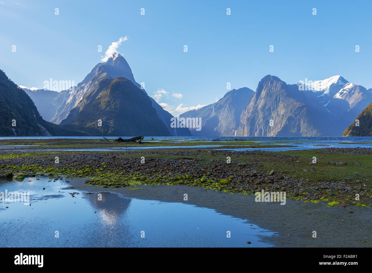 Mitre Peak à Milford Sound, Parc National de Fiordland, Nouvelle-Zélande. Banque D'Images