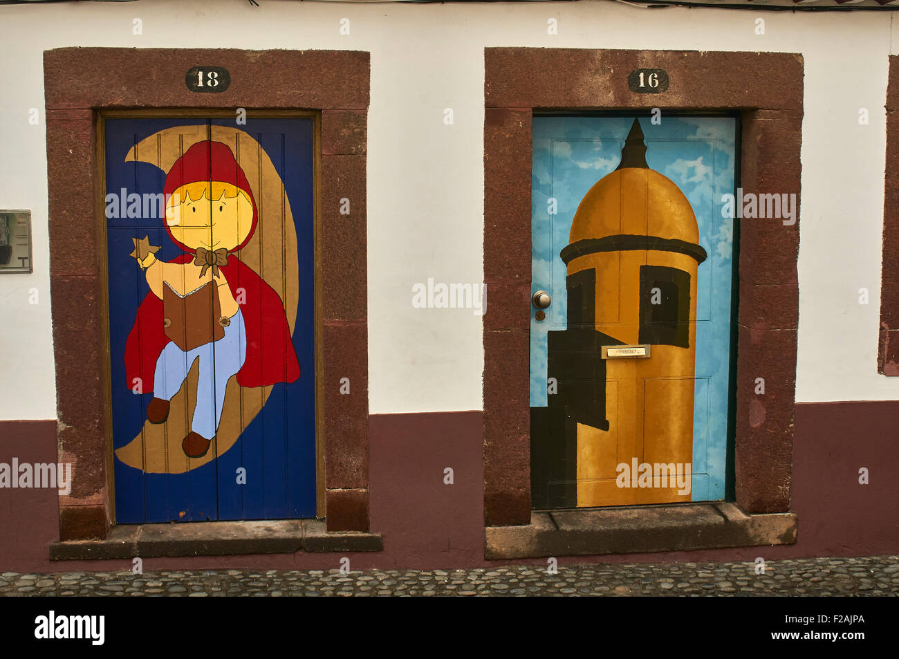 Les portes de la rue peint à Funchal Madère Banque D'Images