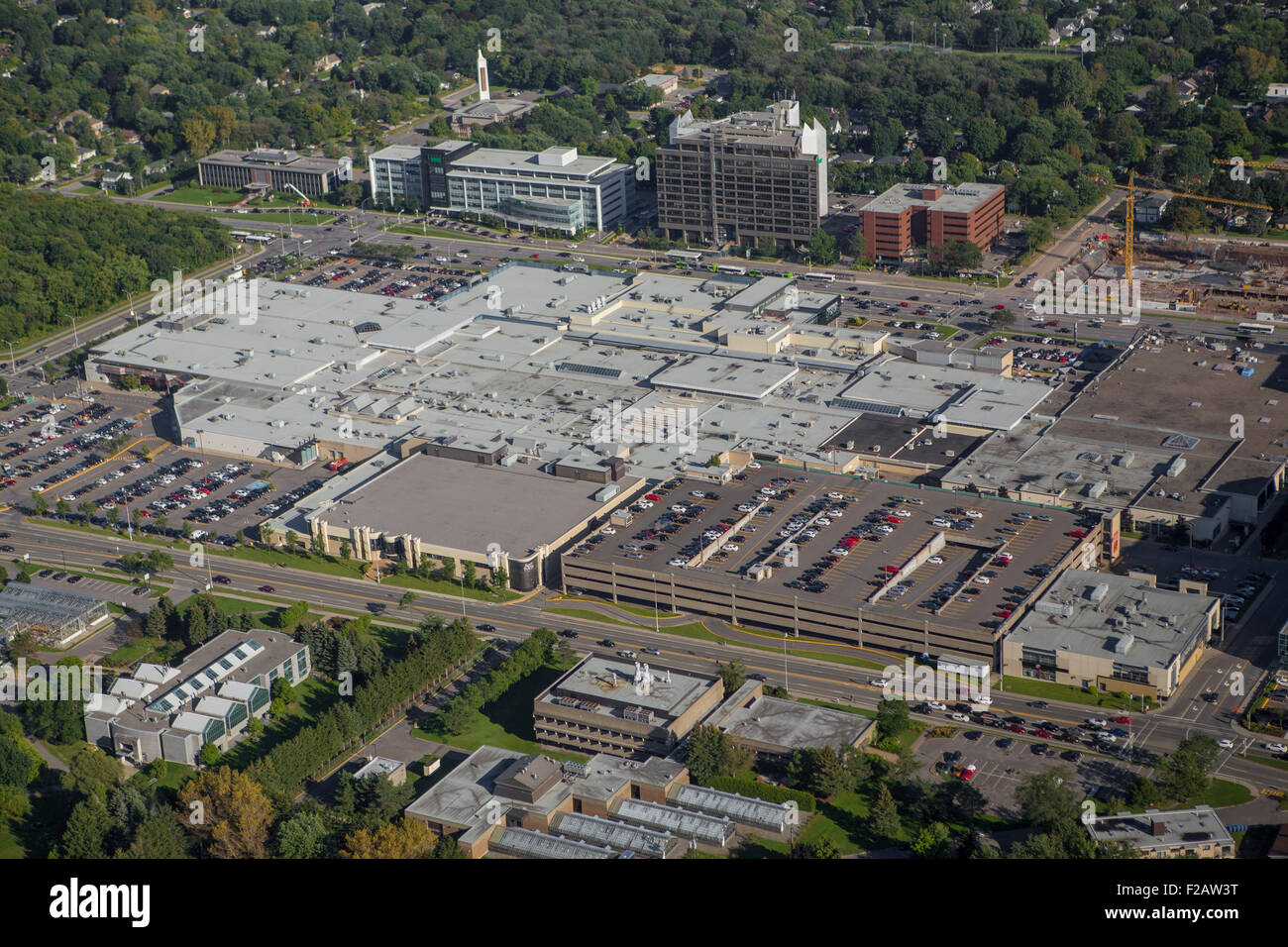 Laurier Québec Shopping Mall est représentée dans cette vue aérienne de