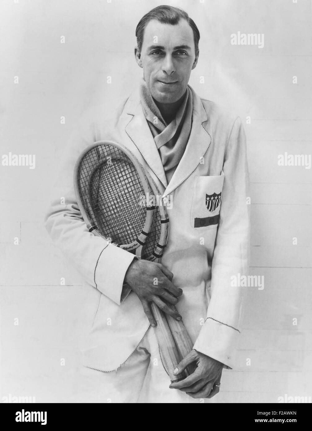 Bill Tilden après son premier match depuis sa réintégration en tant qu'amateur par l'ALTA. En hauteur Casino à Brooklyn, le 13 février 1929. American Lawn Tennis Association (ALTA) suspendu pour avoir reçu de l'argent pour son journalisme de tennis. CSU (2015   1321 11) Banque D'Images