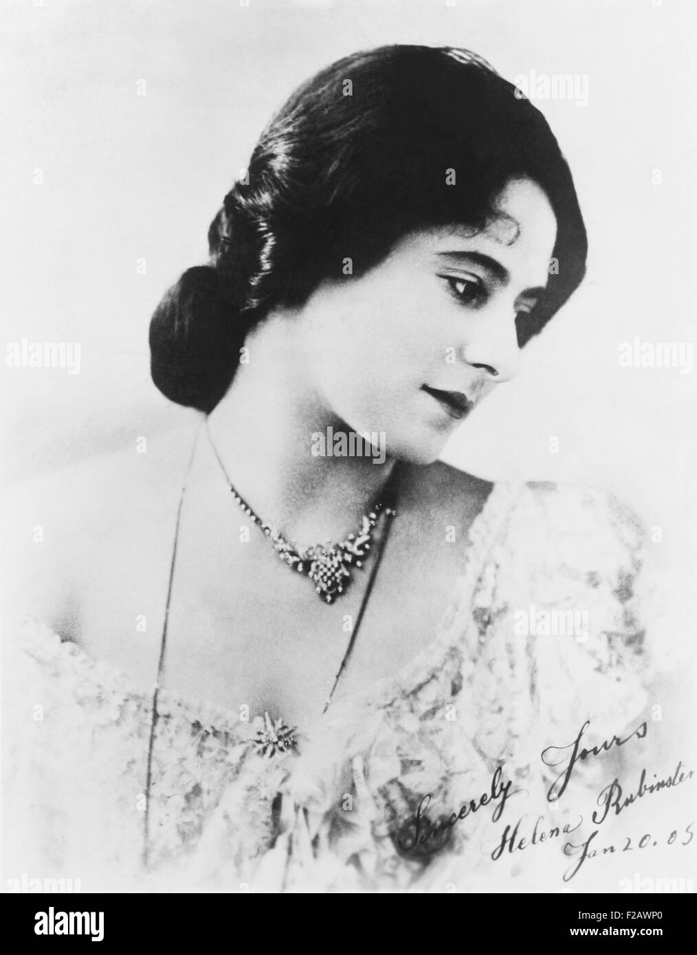 Madame Helena Rubenstein, photographie autographiée. Du 20 janvier 1905, lorsqu'elle était à la hauteur de sa jeune carrière en Australie. Elle est née Chaja Rubinstein à Cracovie en 1872. CSU (2015   1269 11) Banque D'Images