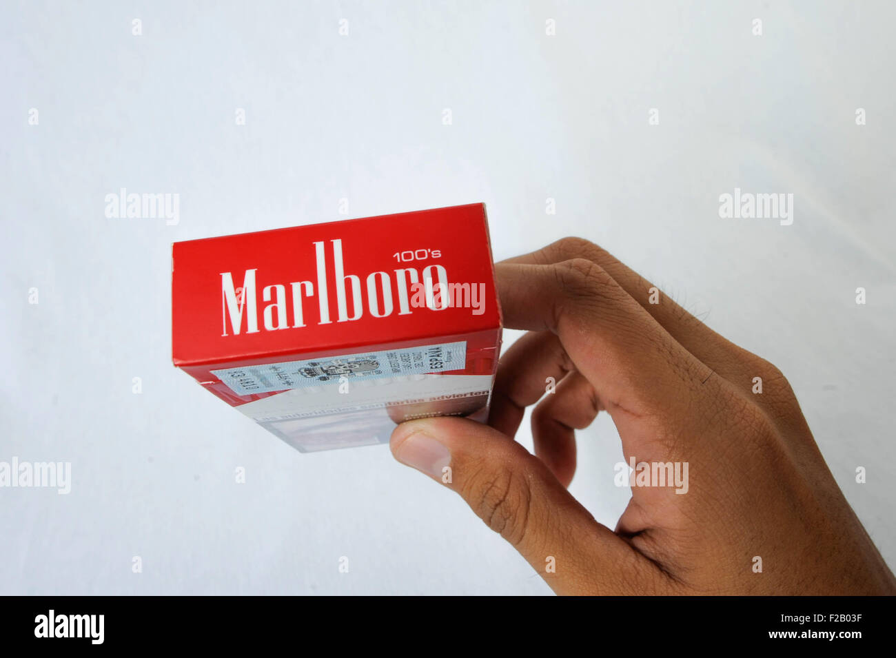 Marlboro cigarettes Marlboro-cigarrillo Banque D'Images