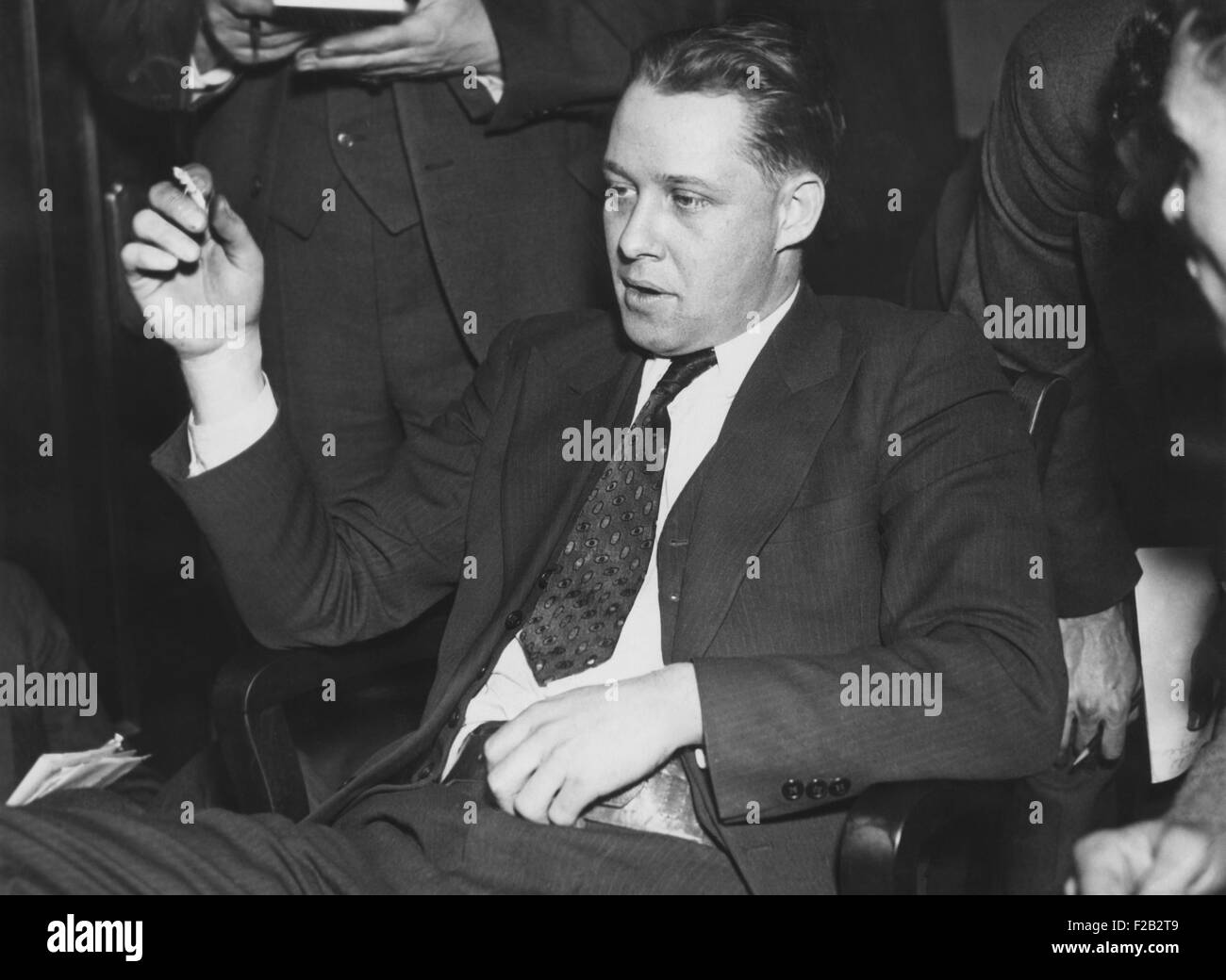 Ernest Avenches a été enlevée par John Dillinger durant son évasion de la prison du comté de Lake. Crownpoint, Indiana, le 4 mars 1934. Avenches, un expert d'empreintes digitales à la prison du comté de Lake, a été relâché indemne à Kankakee, Illinois, une heure après le jailbreak. CSU (2015  7 338) Banque D'Images Ernest Avenches a été enlevée par John Dillinger durant son évasion de la prison du comté de Lake. Crownpoint, Indiana, le 4 mars 1934. Avenches, un expert d'empreintes digitales à la prison du comté de Lake, a été relâché indemne à Kankakee, Illinois, une heure après le jailbreak. CSU (2015  7 338) Banque D'Images