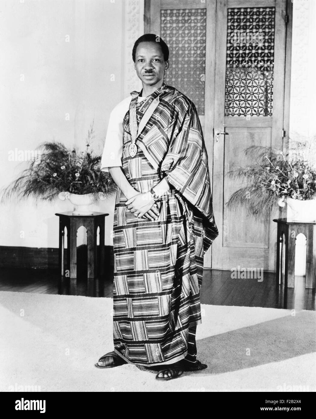 Le président Julius Nyerere de Tanganyika (Tanzanie), novembre 1963. Il a été élu sans opposition à cinq reprises et régna de 1960 jusqu'à sa retraite en 1985. Ses politiques socialistes inclus l'état est planifié et la collectivisation de l'agriculture, et le contrôle du gouvernement à l'industrie et des affaires.   2015 CSU (8 483) Banque D'Images