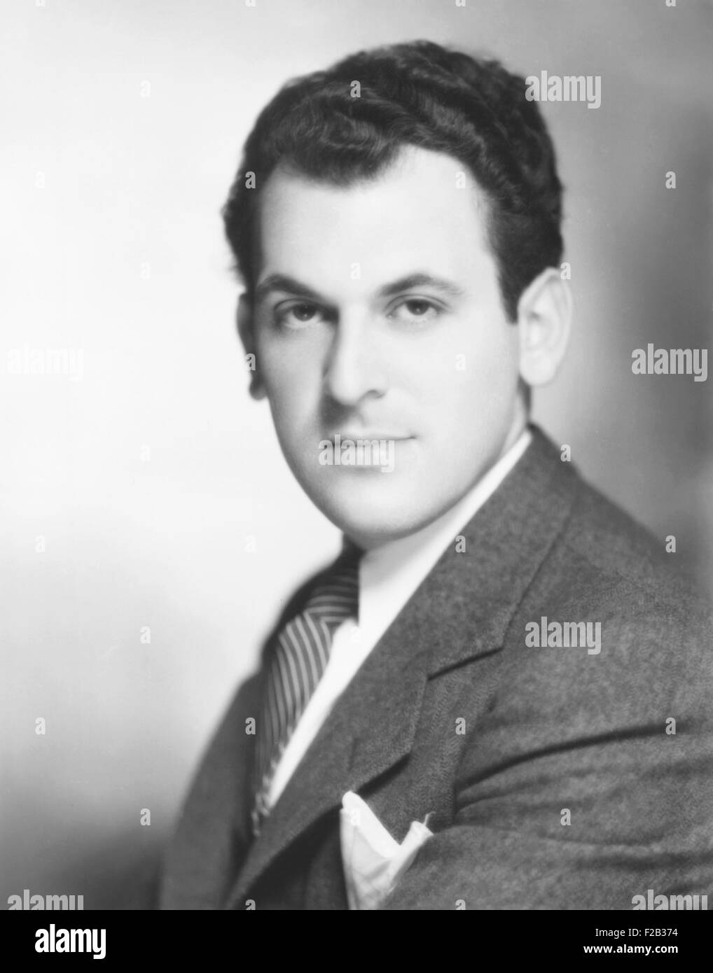 Moss Hart, directeur de théâtre et dramaturge américain, ca. 1938. Son premier succès de Broadway était "une fois dans une vie" en 1930, et sa Banque D'Images