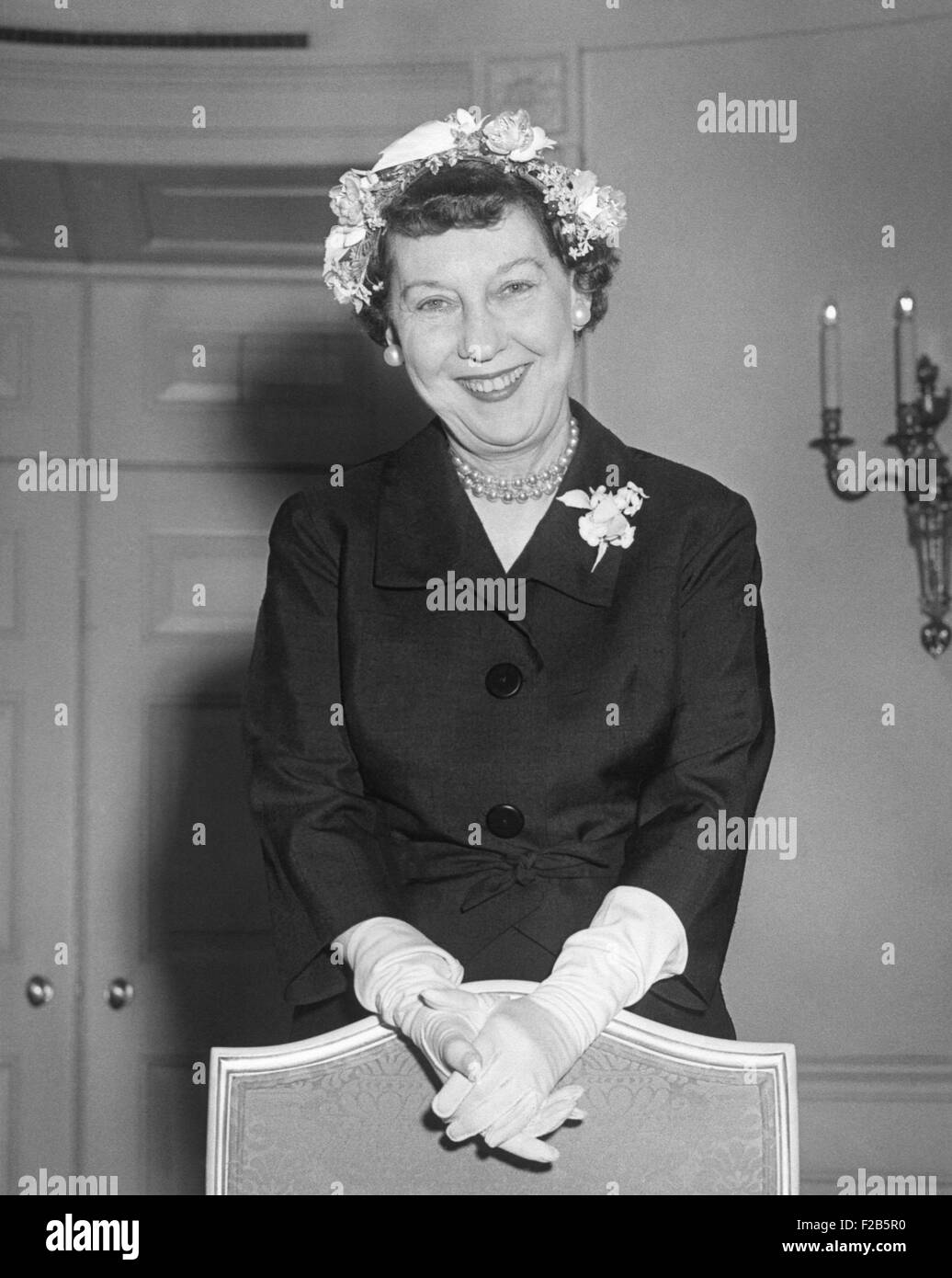 Première Dame Mamie Eisenhower. Portrait prises lors de visite d'Etat de la Reine Elizabeth, le 17 octobre, 1957. - BSLOC  2014 (16 91) Banque D'Images