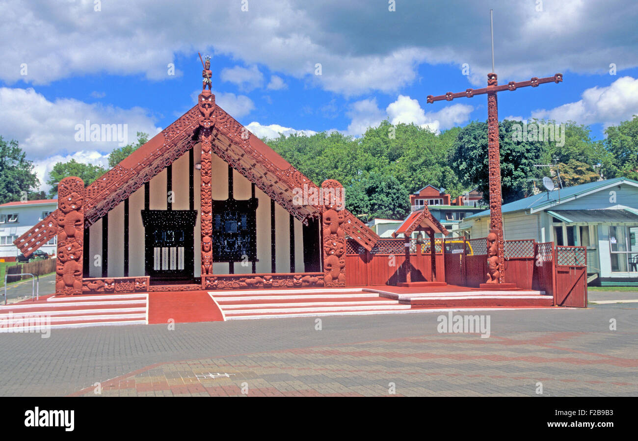 Rotorua, Te Puia, Nouvelle-Zélande, île du Nord, Tamatekapua Meeting House, réunion maorie avec Marori sculptures en bois, Banque D'Images