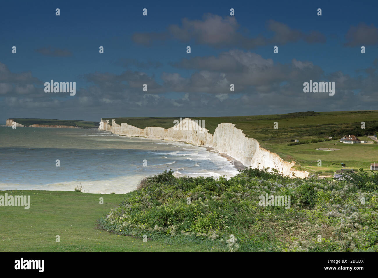 Vue vers les Sept Soeurs de falaises, d'Urrugne, Parc National des South Downs, East Sussex, Angleterre, RU, FR Banque D'Images