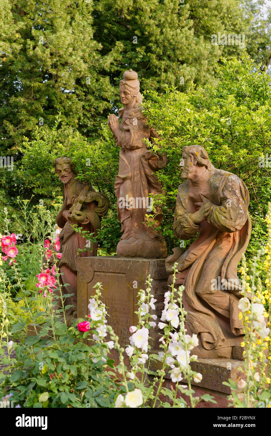 Vierge Marie statue dans le jardin, Engelsgärtchen Ezeep ancienne abbaye bénédictine, Hesse, Allemagne Banque D'Images Vierge Marie statue dans le jardin, Engelsgärtchen Ezeep ancienne abbaye bénédictine, Hesse, Allemagne Banque D'Images