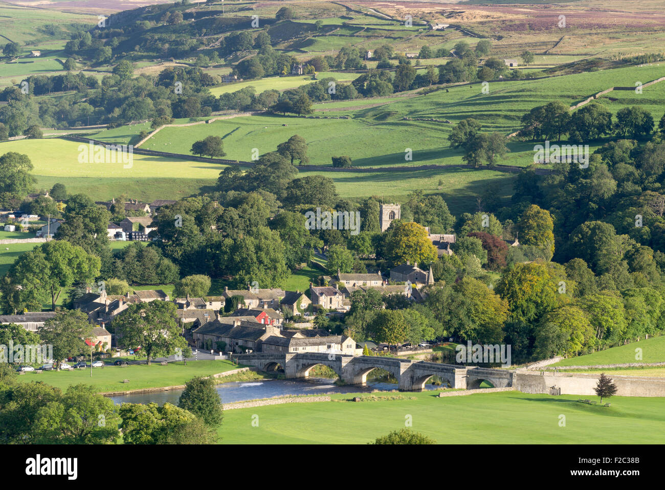 Burnsall dans Wharfedale, les Vallées du Yorkshire, Angleterre, septembre 2015 Banque D'Images