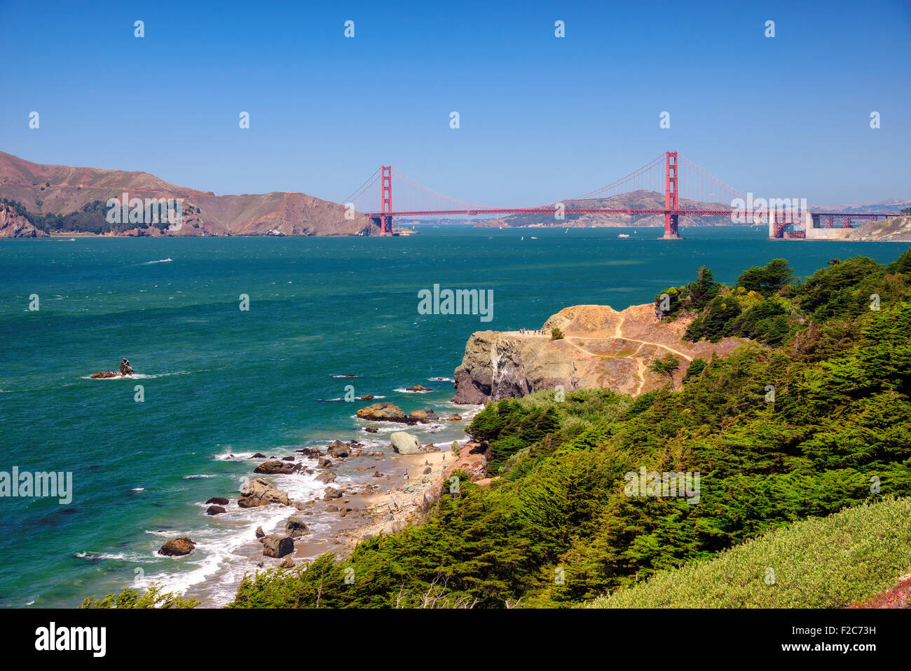 Vue sur le Golden Gate Bay à San Francisco au coucher du soleil Banque D'Images