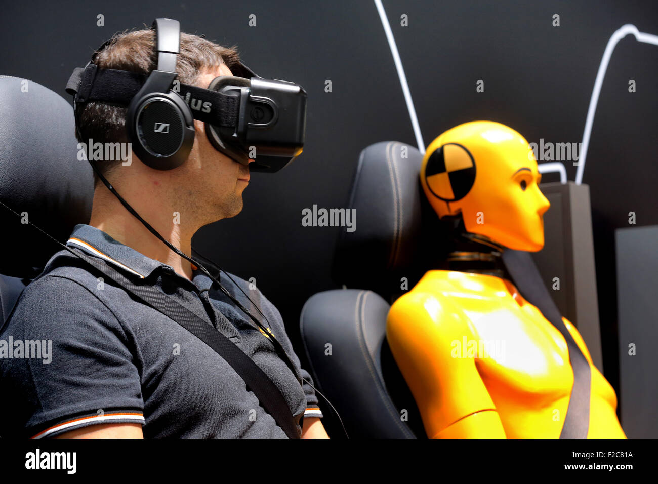 Francfort/M, 16.09.2015 - Virtual test drive au stand Toyota à la 66e International Motor Show (IAA 2015 Internationale Automobil Ausstellung, IAA) à Francfort/Main, Allemagne Banque D'Images