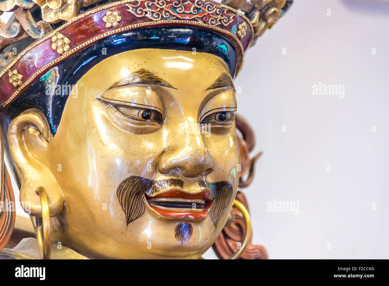 Statue bouddhiste à Tian monastère d'étain au village de Ngong Ping sur Lantau, Hong Kong Banque D'Images