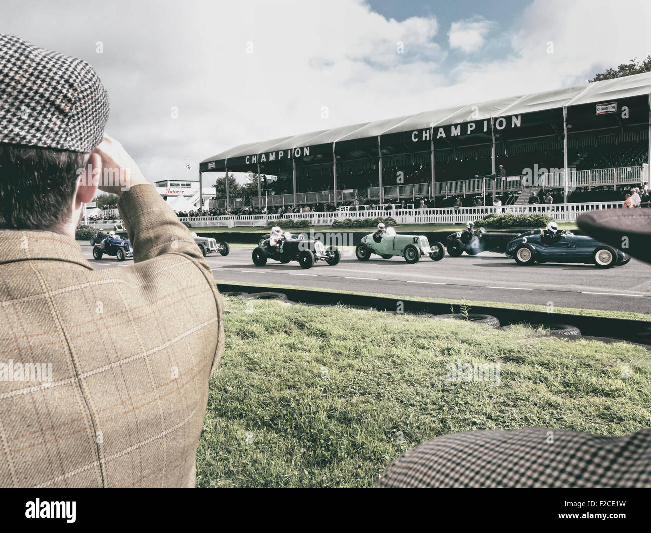 Début de course vintage à Goodwood Revival 2015. Banque D'Images