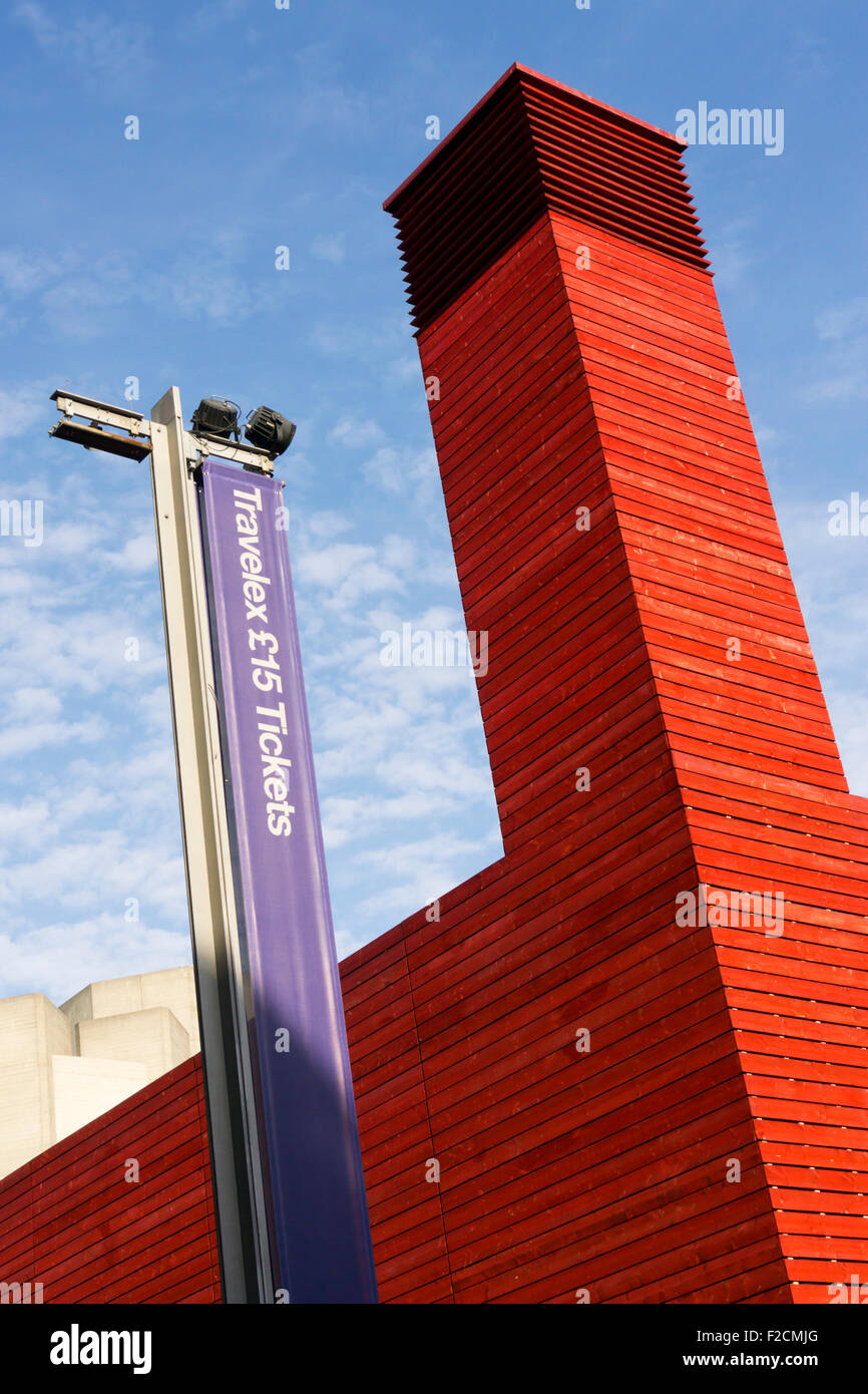 Un signe pour Travelex £15 billets à l'extérieur de l'habitacle au National Theatre, Londres Banque D'Images