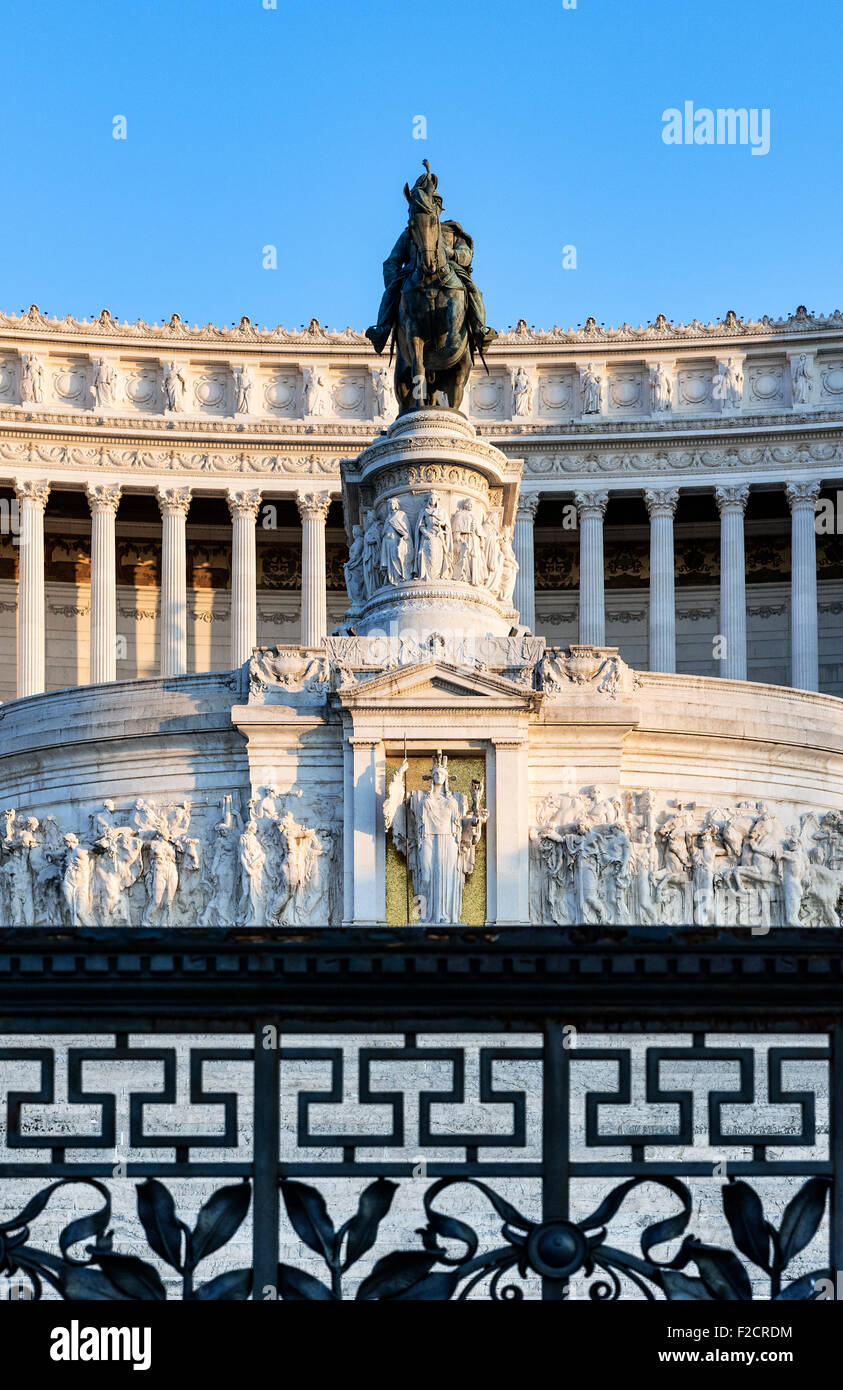 Monumento a Vittorio Emanuele II, Via del Teatro di Marcello, Rome, Italie Banque D'Images