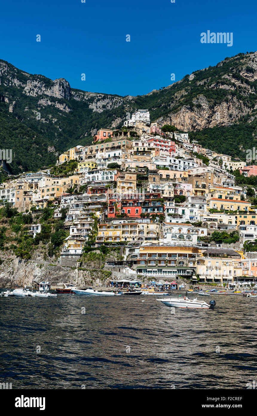 La charmante station balnéaire village de Positano, Amalfi Coast, Italie Banque D'Images