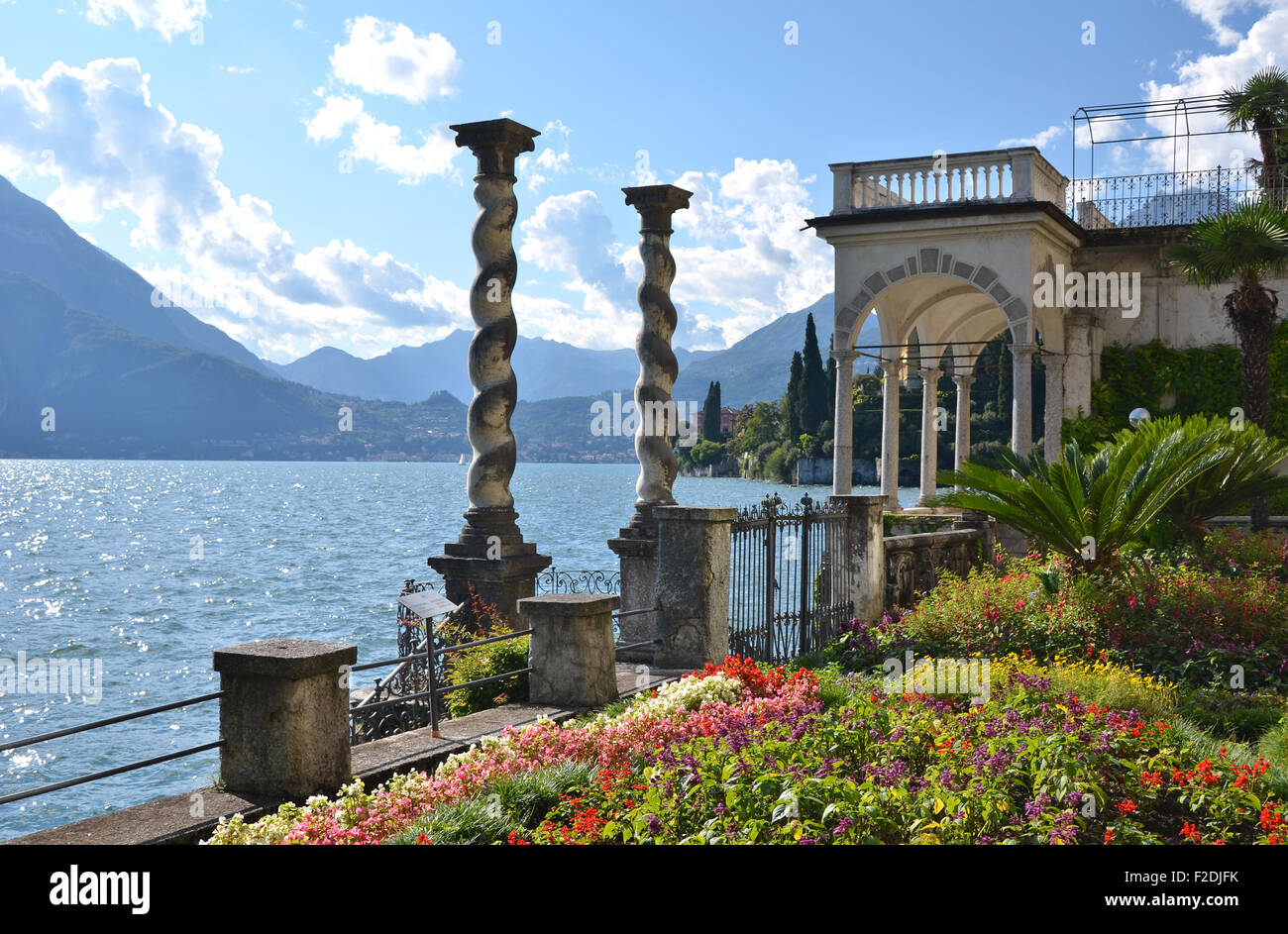 Vue sur le lac de Côme de Villa Monastero. Italie Banque D'Images