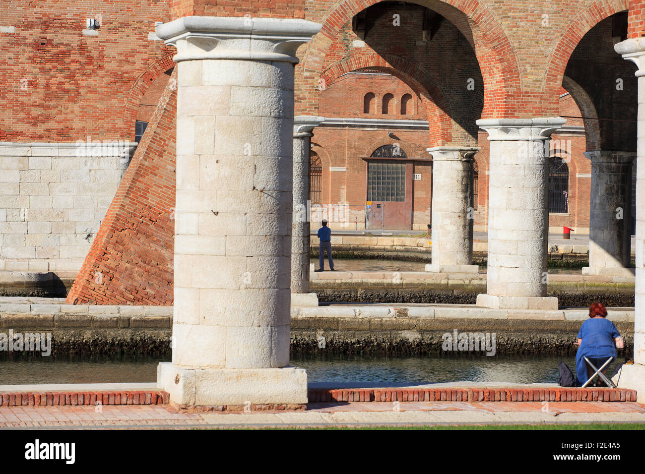 Vue sur les colonnes de l'Arsenal de Venise, Italie Banque D'Images