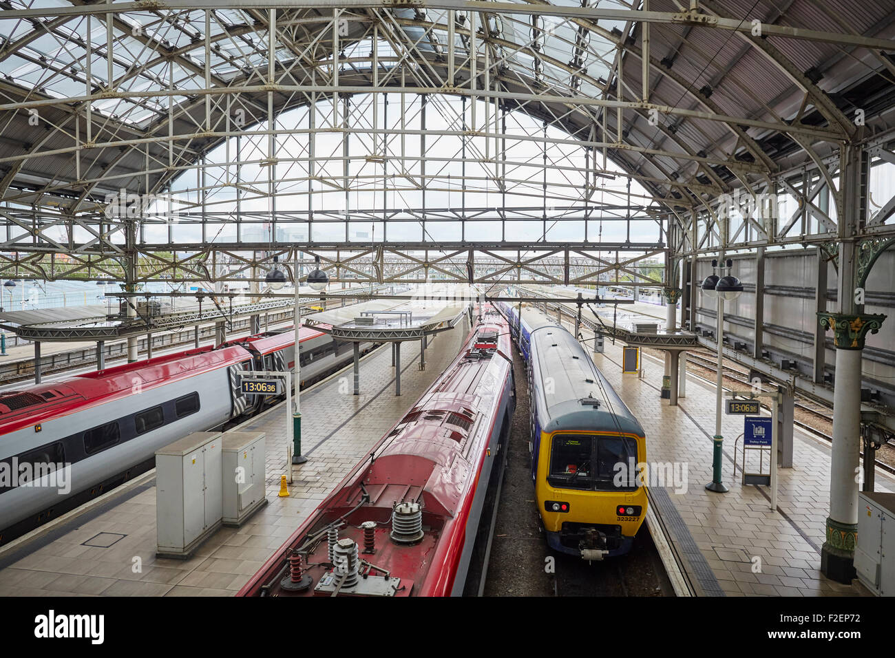 La gare Manchester Piccadilly Manchester Piccadilly est la principale gare ferroviaire de Manchester, Angleterre. Ouvert en tant que Banque D'Images