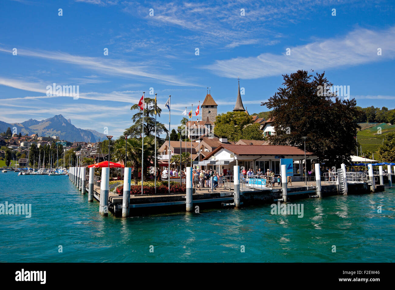 Port de Spiez pour bateau de tourisme lac Thunersee Suisse Europe Banque D'Images