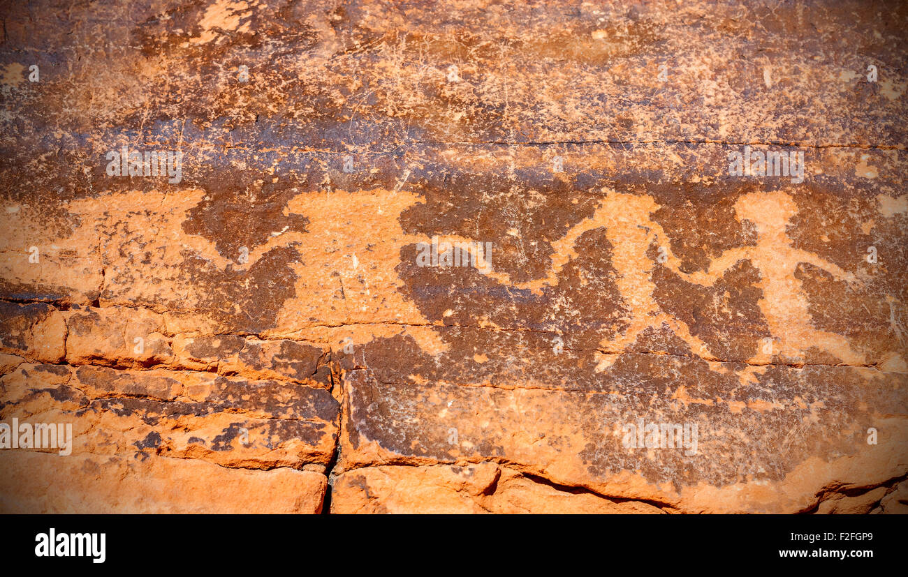 D'anciens pétroglyphes sur la roche, la Vallée de Feu State Park, Nevada, USA. Banque D'Images