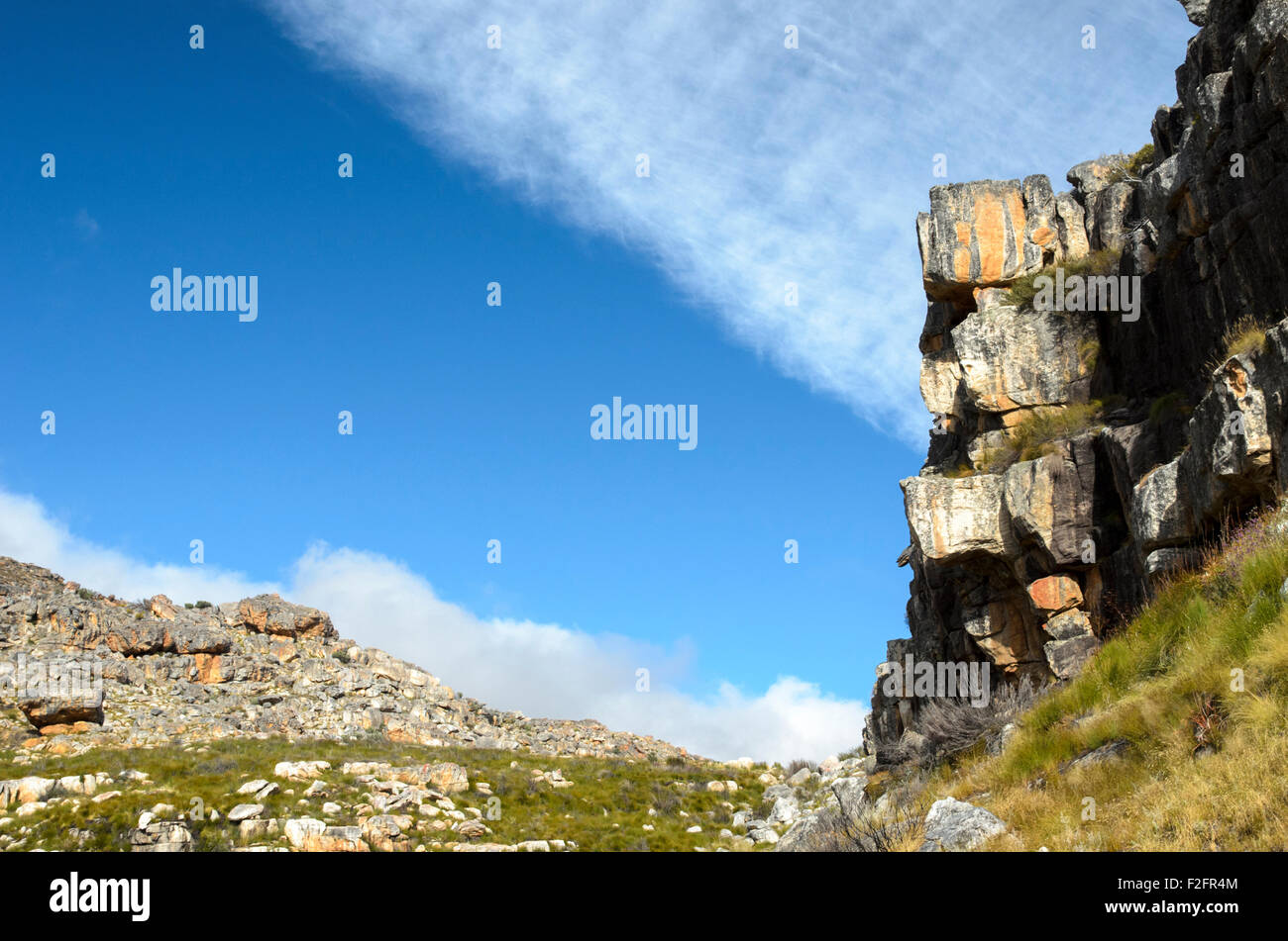 Les formations de nuages et de roche le long du sentier de la croix de Malte dans le Cederberg, Afrique du Sud Banque D'Images