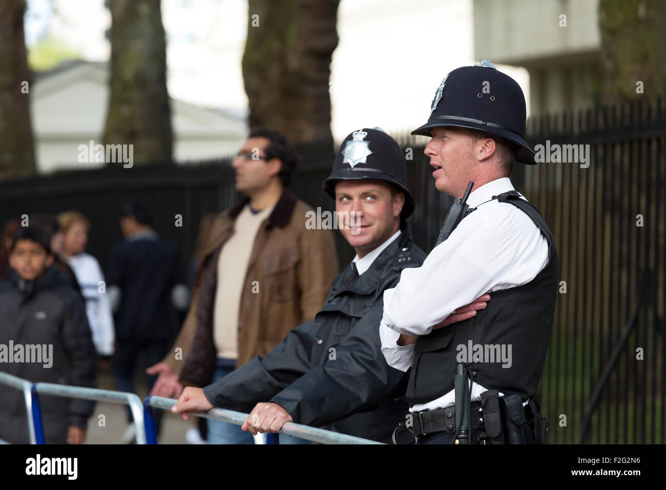 04.06.2012, London, Greater London, Royaume-Uni - policiers de la Metropolitan Police Service sur le bord d'un événement. Banque D'Images