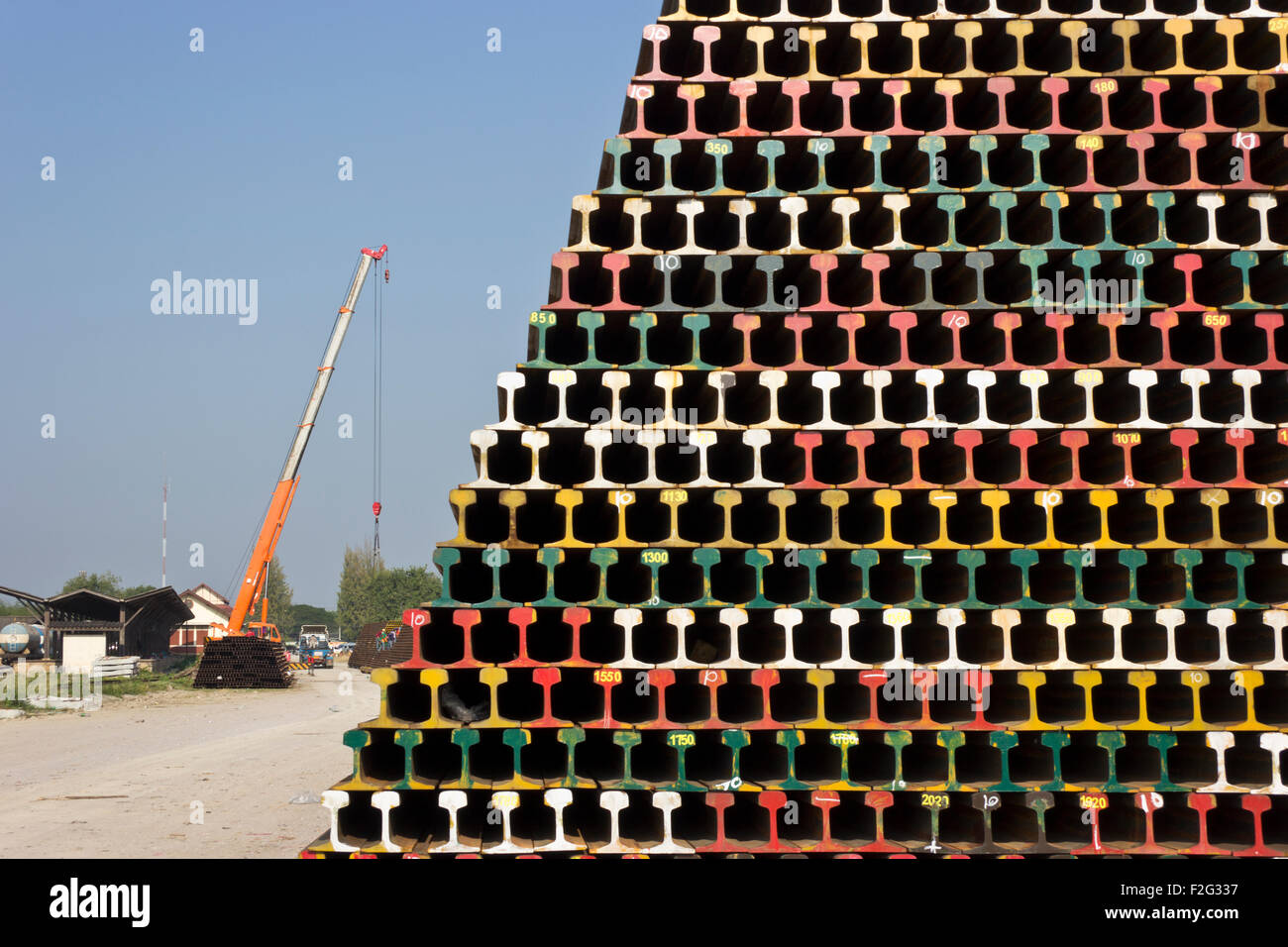Pile de fer avec ciel bleu Banque D'Images