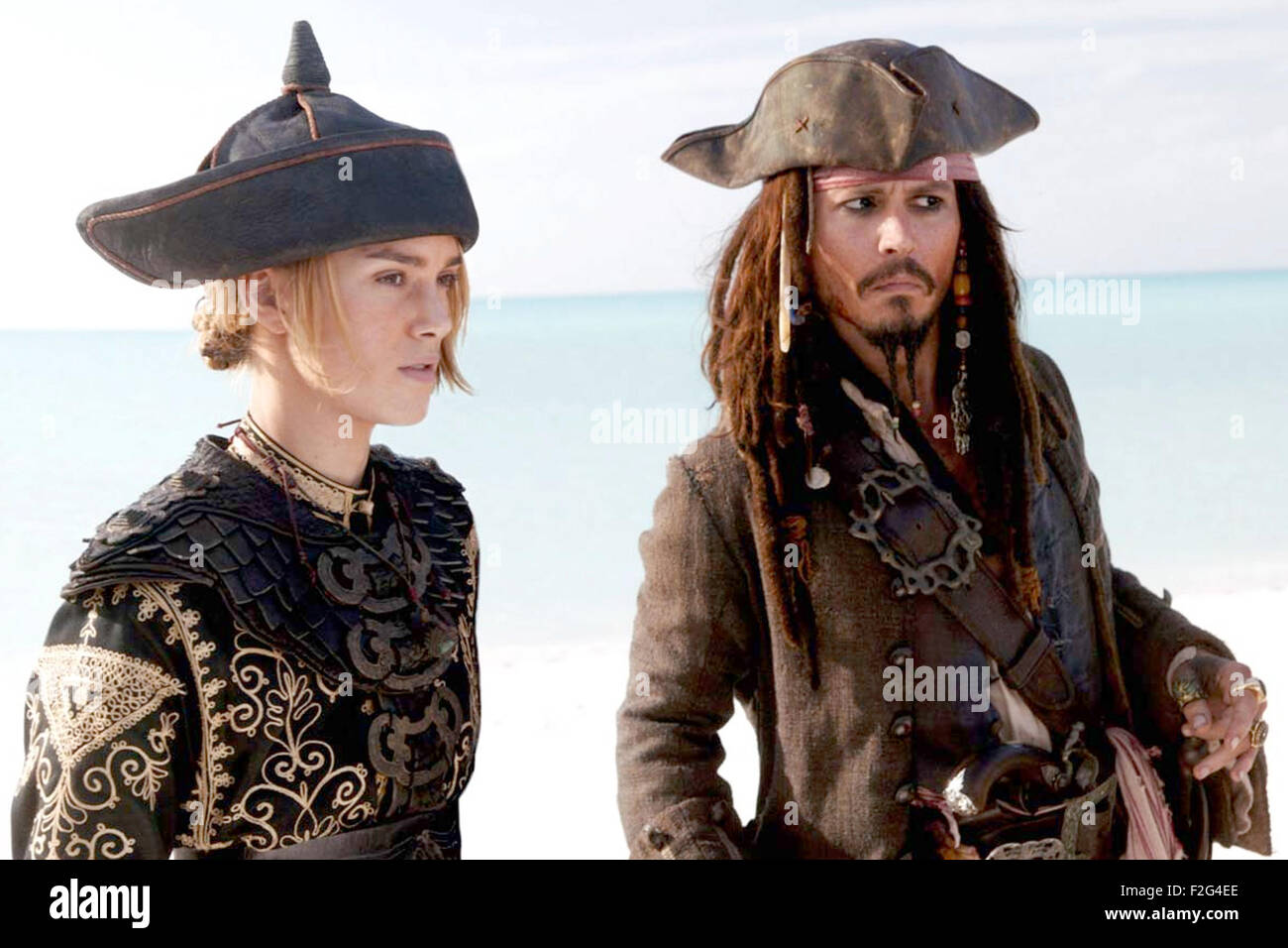 PIRATES DES CARAÏBES : JUSQU'AU BOUT DU MONDE 2007 film avec Keira Knightley et Johnny Depp Banque D'Images PIRATES DES CARAÏBES : JUSQU'AU BOUT DU MONDE 2007 film avec Keira Knightley et Johnny Depp Banque D'Images
