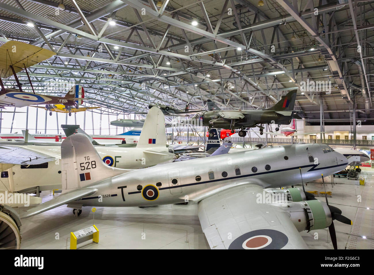 L'espace aérien hangar à l'Imperial War Museum, Duxford, Cambridgeshire, Angleterre, RU Banque D'Images