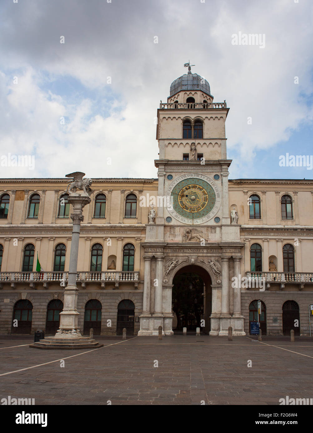 Padoue, Italie - août, 28 : Vue sur la Piazza dei Signori, le 28 août, 2014 Banque D'Images