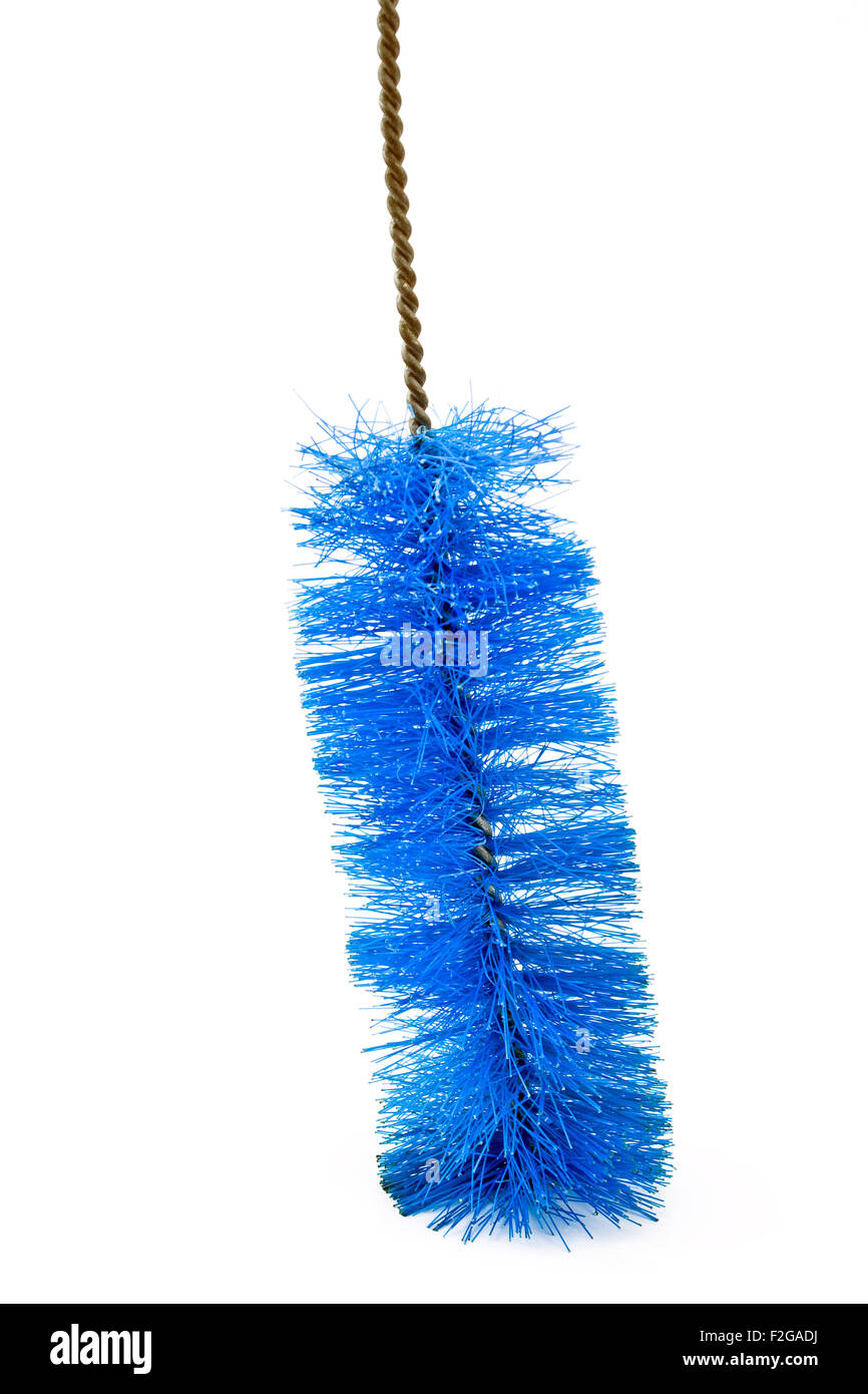 Brosse de lavage vaisselle bleu sur fond blanc Banque D'Images