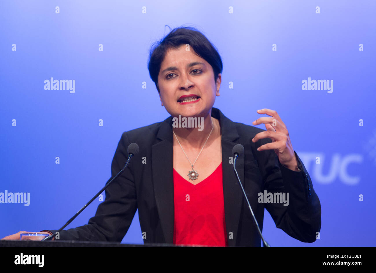Shami Chakrabati s'exprimant lors d'une conférence à propos de la liberté et des droits de l'homme Banque D'Images