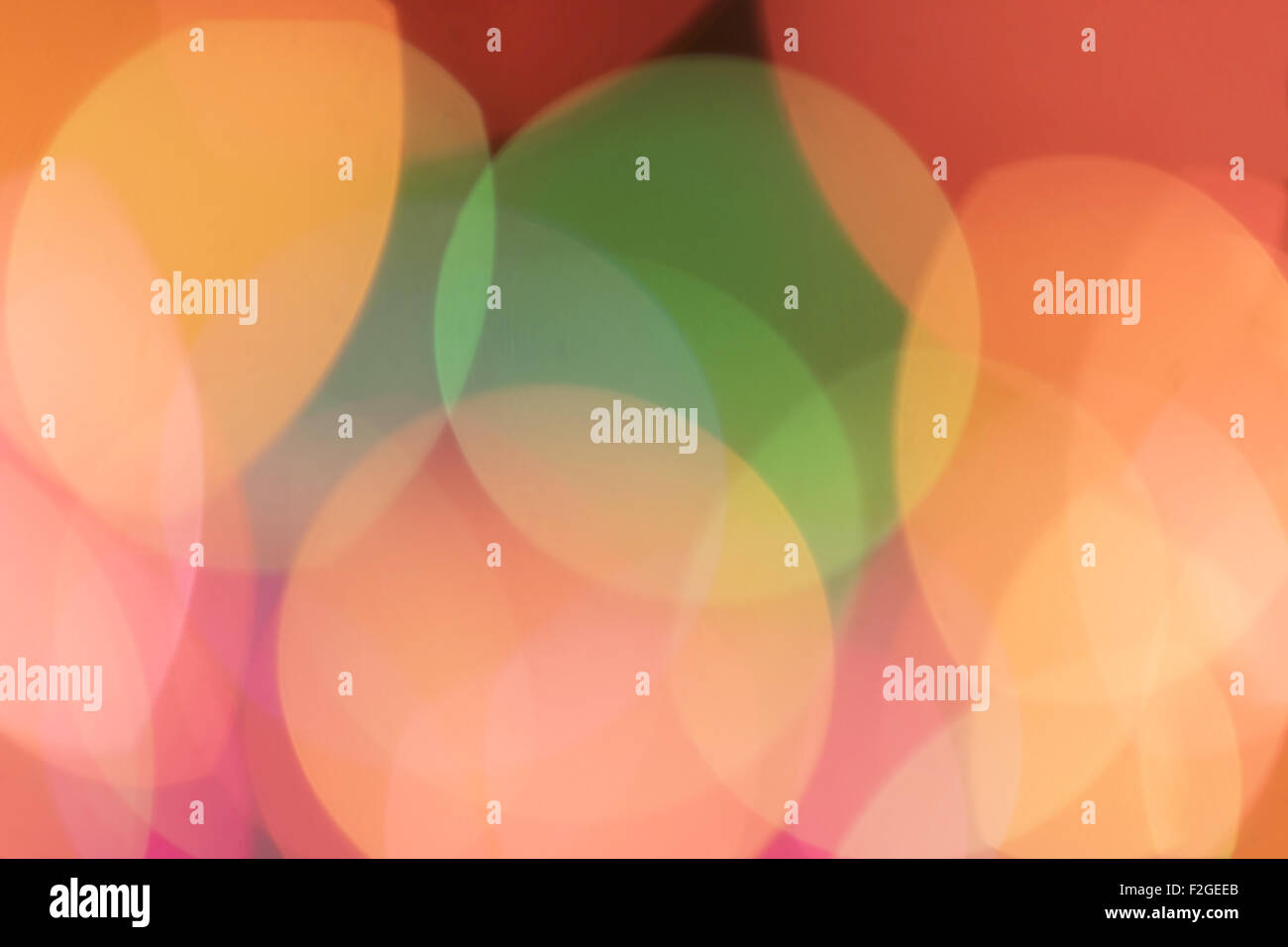 Hors focus lumières de Noël dans différentes couleurs Banque D'Images