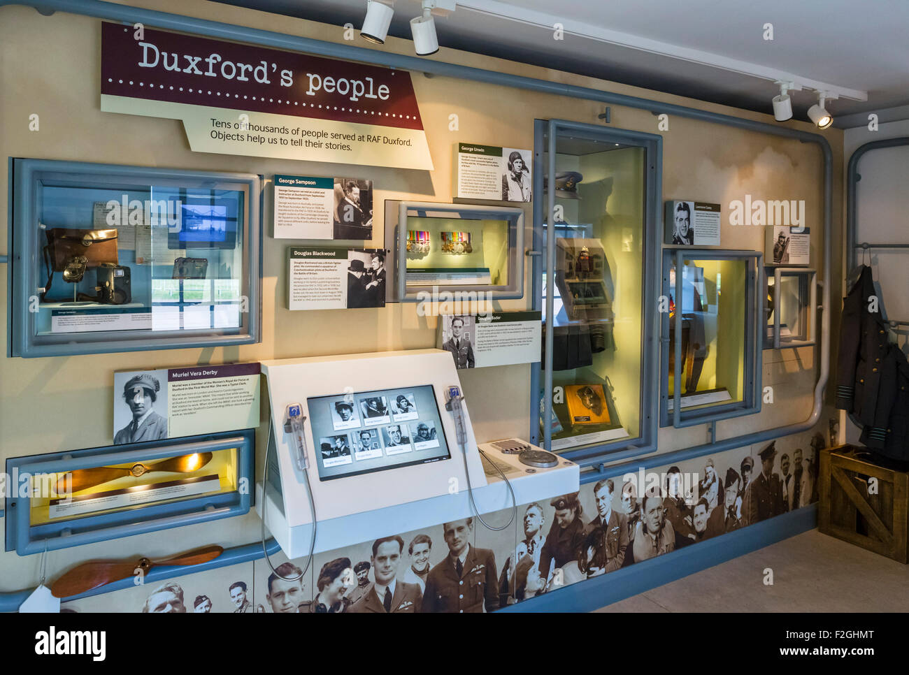 Duxford 'Historique', une exposition commémorant ceux qui ont servi à RAF, Duxford Imperial War Museum, Duxford, España Banque D'Images