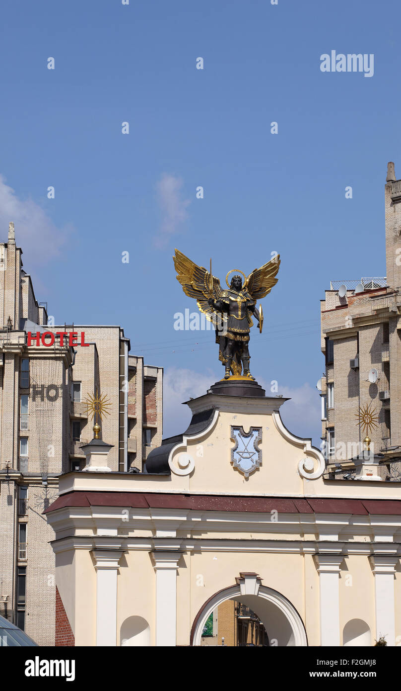 Angel statue, place de l'indépendance à Kiev Banque D'Images